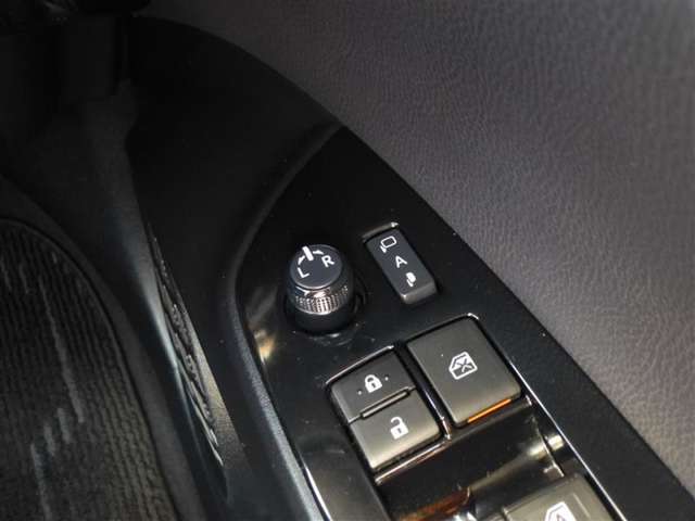 トヨタ プリウス １．８ Ｓ セーフティ プラス H29年 (東北) 99