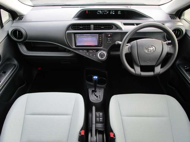 トヨタ アクア １．５ Ｌ H28年 (中国) 99