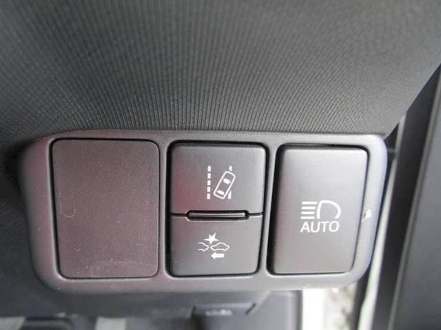 トヨタ アクア １．５ Ｌ H28年 (中国) 99