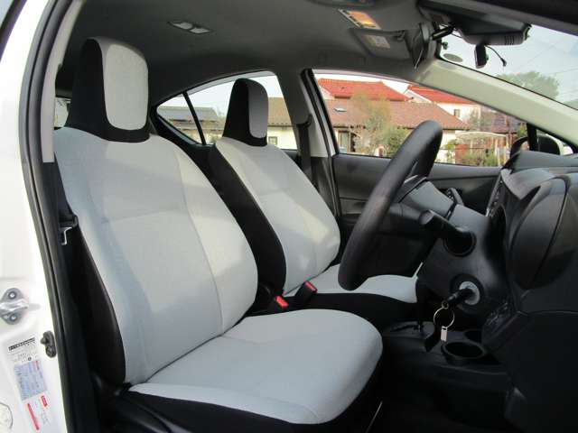 トヨタ アクア １．５ Ｌ H28年 (中国) 99