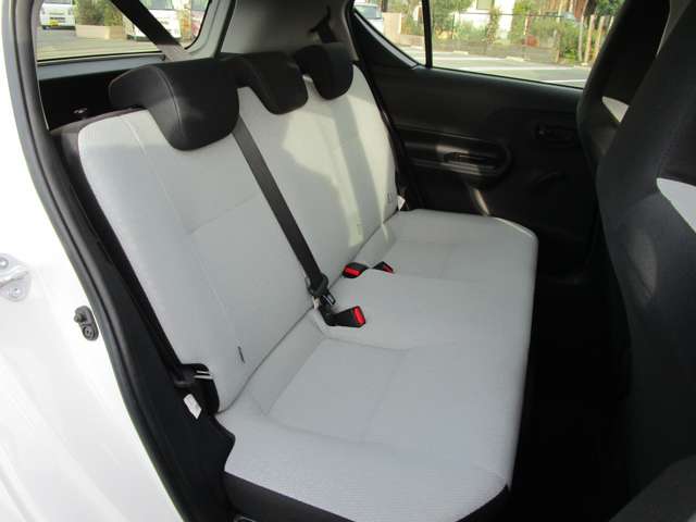 トヨタ アクア １．５ Ｌ H28年 (中国) 99