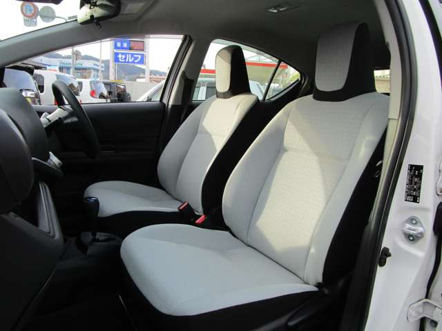 トヨタ アクア １．５ Ｌ H28年 (中国) 99