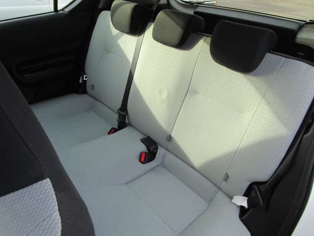 トヨタ アクア １．５ Ｌ H28年 (中国) 99