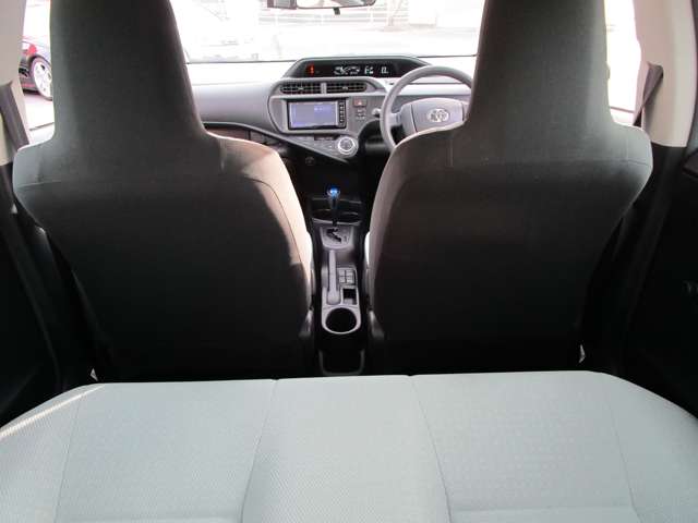 トヨタ アクア １．５ Ｌ H28年 (中国) 99