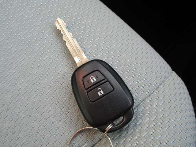 トヨタ アクア １．５ Ｌ H28年 (中国) 99