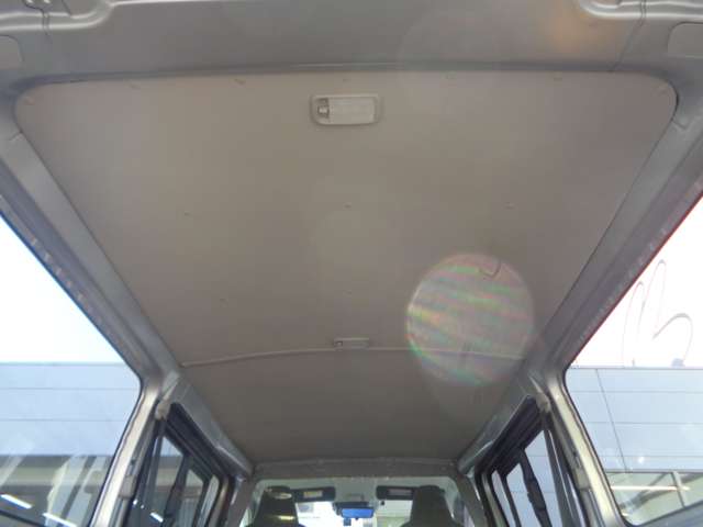 トヨタ ハイエースバン ２．０ ＤＸ ロング ＧＬパッケージ R2年 (中国) 99