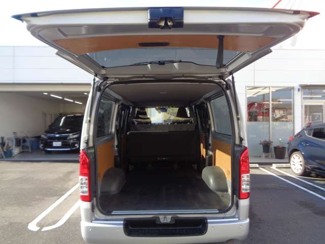 トヨタ ハイエースバン ２．０ ＤＸ ロング ＧＬパッケージ R2年 (中国) 99