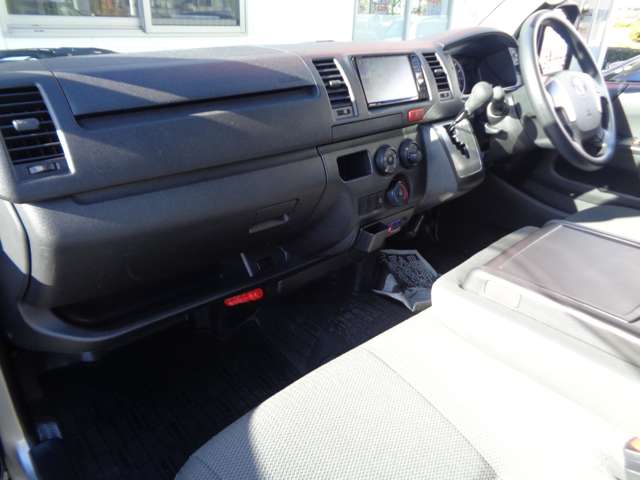 トヨタ ハイエースバン ２．０ ＤＸ ロング ＧＬパッケージ R2年 (中国) 99