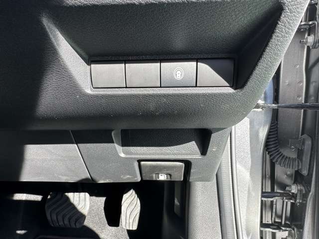 日産 ノートオーラ １．２ ＮＩＳＭＯ R3年 () 99