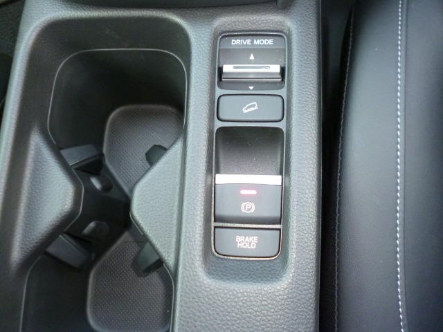 ホンダ ヴェゼル １．５ Ｅ：ＨＥＶ Ｚ R3年 (東北) 99