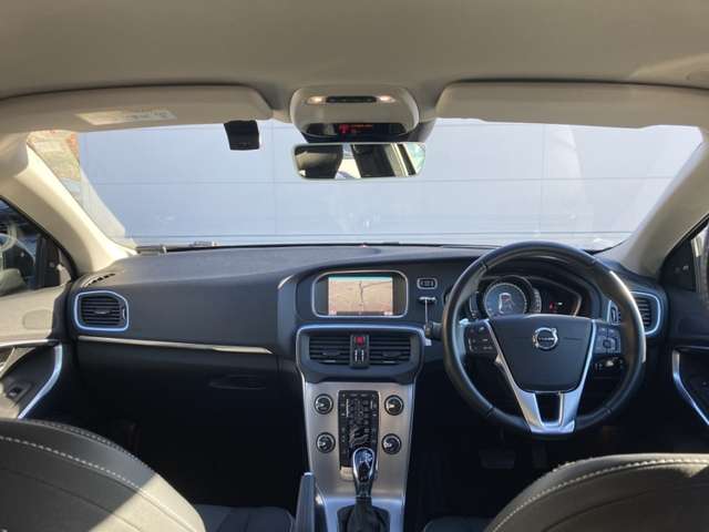 ボルボ Ｖ４０ Ｄ４ ダイナミック エディション ディーゼルターボ H30年 (東北) 99