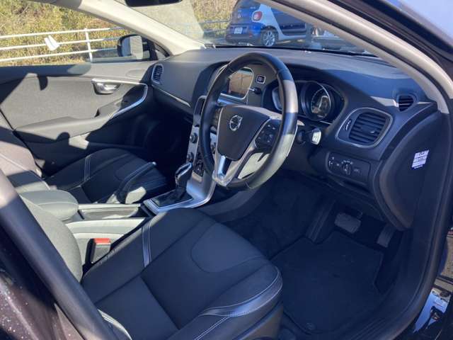 ボルボ Ｖ４０ Ｄ４ ダイナミック エディション ディーゼルターボ H30年 (東北) 99