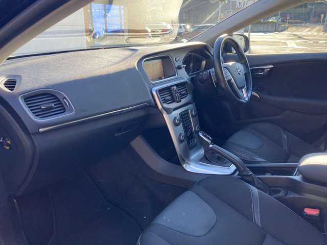 ボルボ Ｖ４０ Ｄ４ ダイナミック エディション ディーゼルターボ H30年 (東北) 99