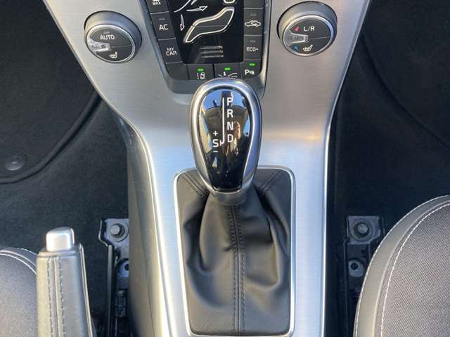 ボルボ Ｖ４０ Ｄ４ ダイナミック エディション ディーゼルターボ H30年 (東北) 99