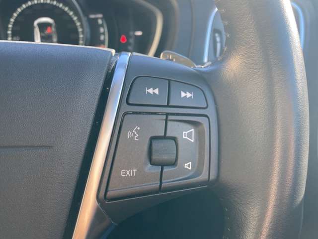 ボルボ Ｖ４０ Ｄ４ ダイナミック エディション ディーゼルターボ H30年 (東北) 99