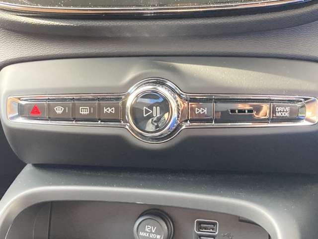 ボルボ ＸＣ４０ Ｔ４ ＡＷＤ インスクリプション ４ＷＤ R1年 (東北) 99