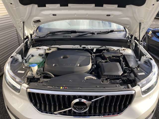 ボルボ ＸＣ４０ Ｔ４ ＡＷＤ インスクリプション ４ＷＤ R1年 (東北) 99