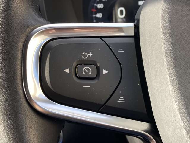 ボルボ ＸＣ４０ Ｔ４ ＡＷＤ インスクリプション ４ＷＤ R1年 (東北) 99