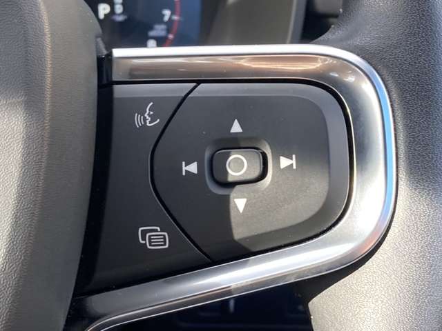 ボルボ ＸＣ４０ Ｔ４ ＡＷＤ インスクリプション ４ＷＤ R1年 (東北) 99