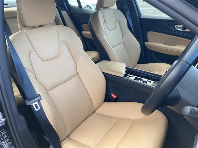 ボルボ Ｓ６０ Ｔ４　モメンタム R1年 (東北) 99