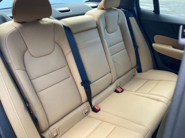 ボルボ Ｓ６０ Ｔ４　モメンタム R1年 (東北) 99