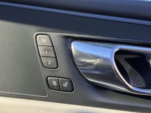 ボルボ ＸＣ６０ Ｄ４ ＡＷＤ インスクリプション ディーゼルターボ ４ＷＤ H30年 (東北) 99