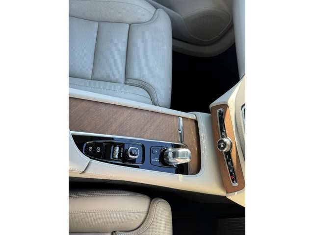 ボルボ ＸＣ９０ Ｔ８ ツインエンジン ＡＷＤ インスクリプション ４ＷＤ H30年 (東北) 99