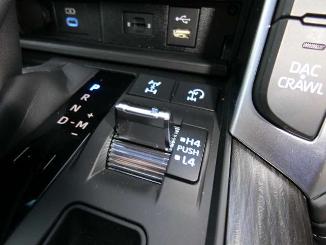 トヨタ ランドクルーザー ３．３ ＧＲスポーツ ディーゼルターボ ４ＷＤ R5年 (中国) 99