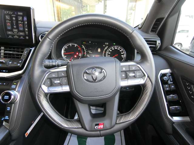 トヨタ ランドクルーザー ３．３ ＧＲスポーツ ディーゼルターボ ４ＷＤ R5年 (中国) 99