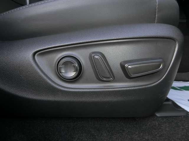 トヨタ ランドクルーザー ３．３ ＧＲスポーツ ディーゼルターボ ４ＷＤ R5年 (中国) 99