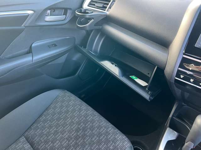 ホンダ フィット １．３ １３Ｇ Ｆ H29年 (東北) 99