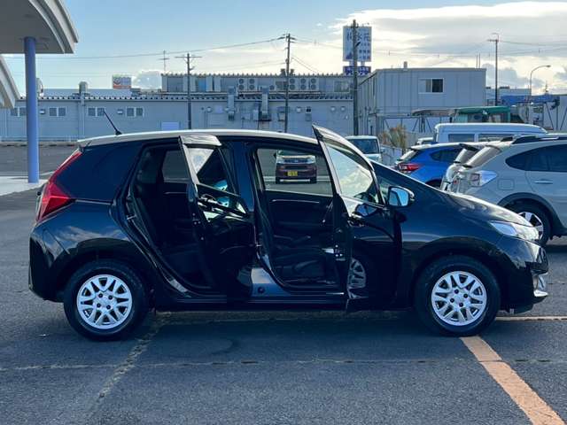 ホンダ フィット １．３ １３Ｇ Ｆ H29年 (東北) 99