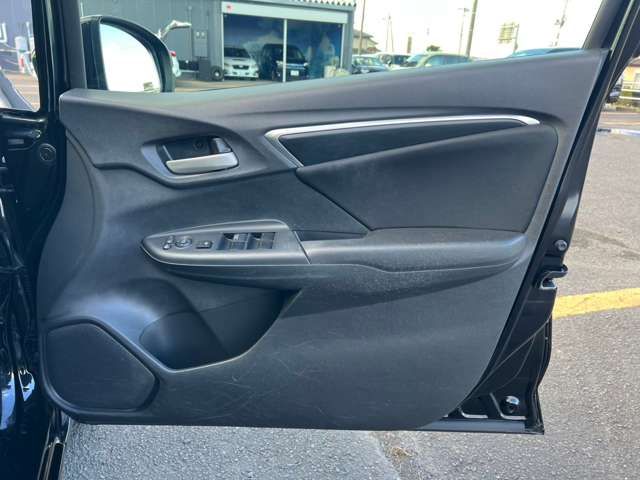 ホンダ フィット １．３ １３Ｇ Ｆ H29年 (東北) 99