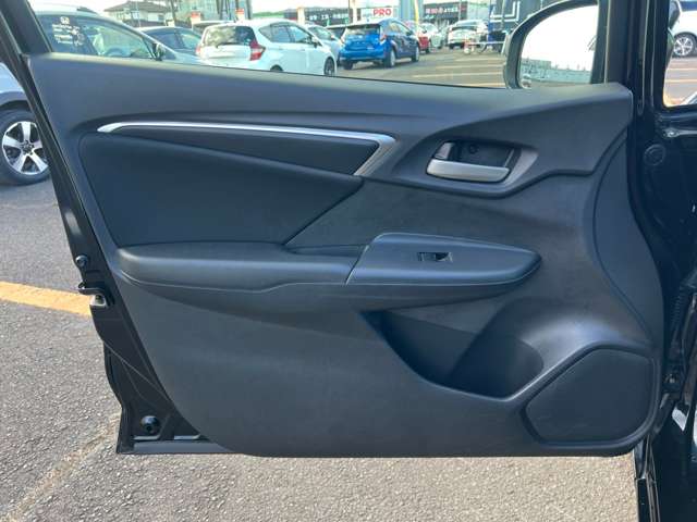 ホンダ フィット １．３ １３Ｇ Ｆ H29年 (東北) 99