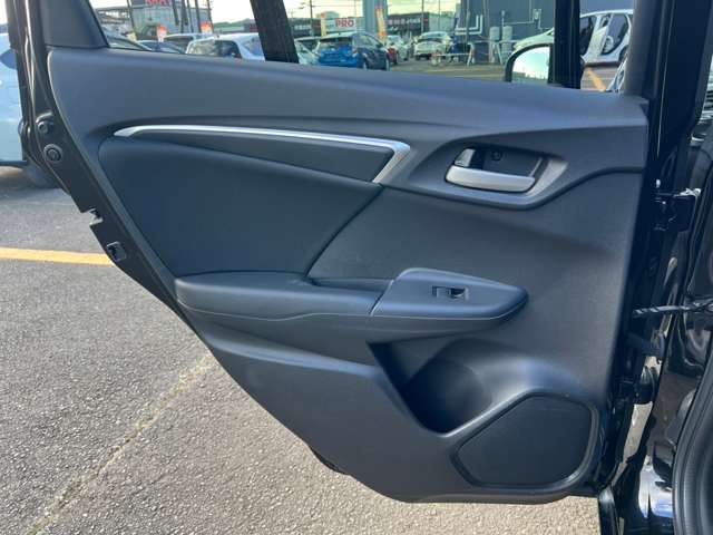 ホンダ フィット １．３ １３Ｇ Ｆ H29年 (東北) 99