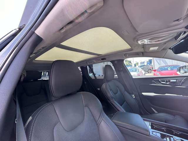 ボルボ Ｖ６０クロスカントリー Ｔ５ ＡＷＤ プロ ４ＷＤ R1年 (東北) 99