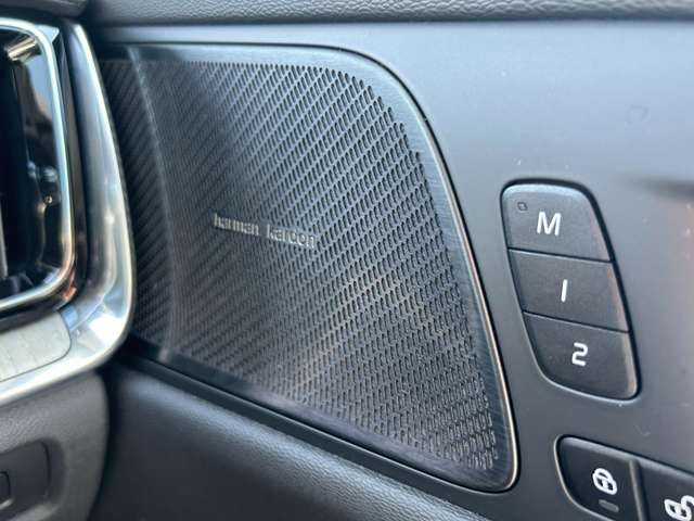 ボルボ Ｖ６０クロスカントリー Ｔ５ ＡＷＤ プロ ４ＷＤ R1年 (東北) 99