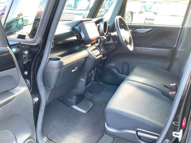 ホンダ Ｎ　ＢＯＸ ６６０ カスタムＧ Ｌパッケージ H28年 (九州・沖縄) 99