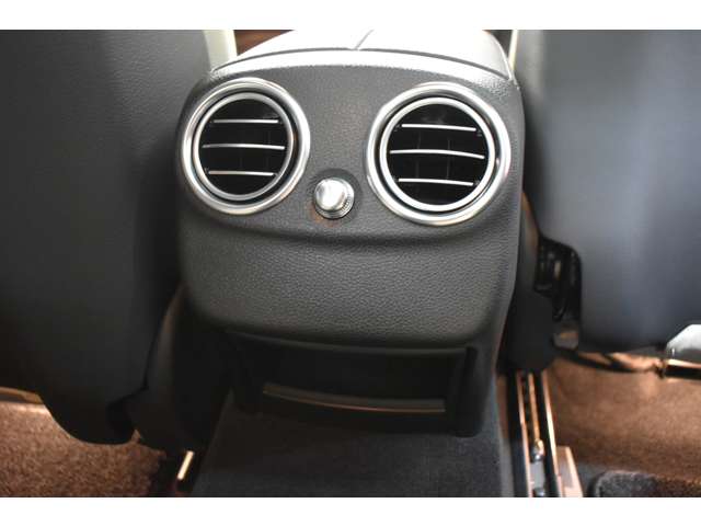 メルセデスベンツ Ｃクラス Ｃ１８０ スポーツ レザーエクスクルーシブパッケージ R1年 (関東) 99