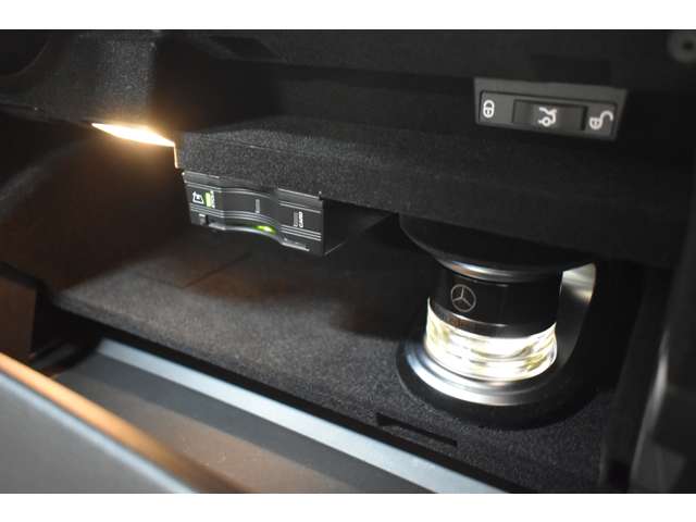 メルセデスベンツ Ｃクラス Ｃ１８０ スポーツ レザーエクスクルーシブパッケージ R1年 (関東) 99