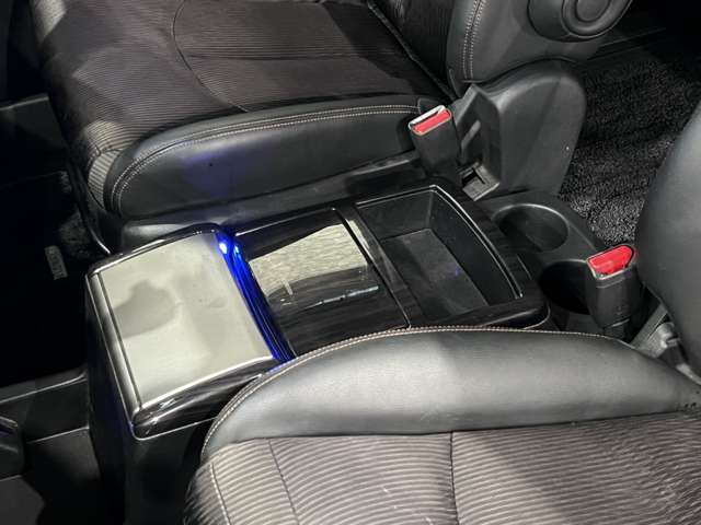 日産 エルグランド ２．５ ２５０ハイウェイスターＳ H27年 (関東) 99