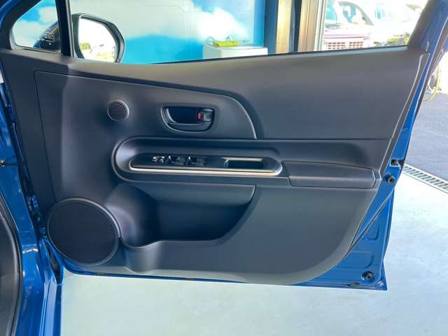 トヨタ アクア １．５ Ｓ R1年 (東北) 99