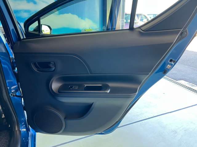 トヨタ アクア １．５ Ｓ R1年 (東北) 99