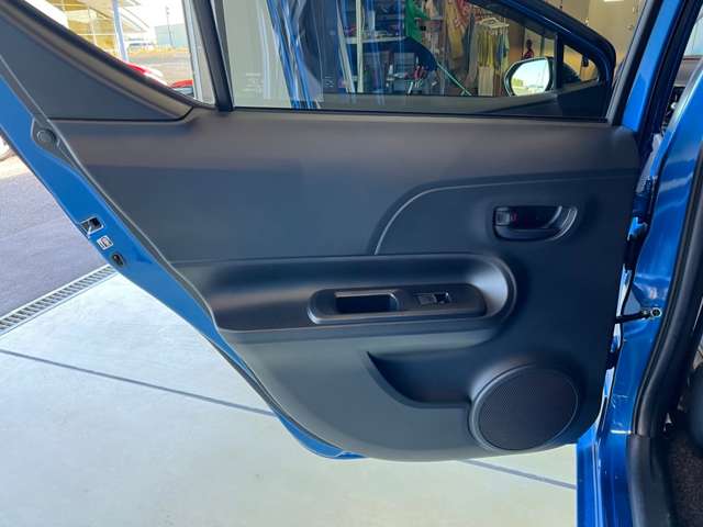 トヨタ アクア １．５ Ｓ R1年 (東北) 99