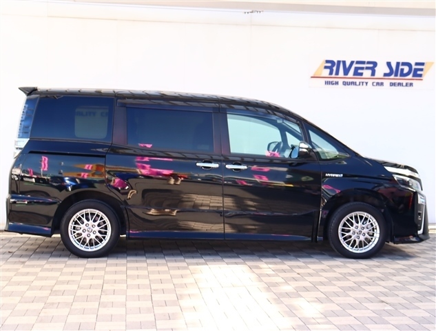 トヨタ ヴォクシー １．８ ハイブリッド ＺＳ 煌ＩＩ R2年 (関東) 99