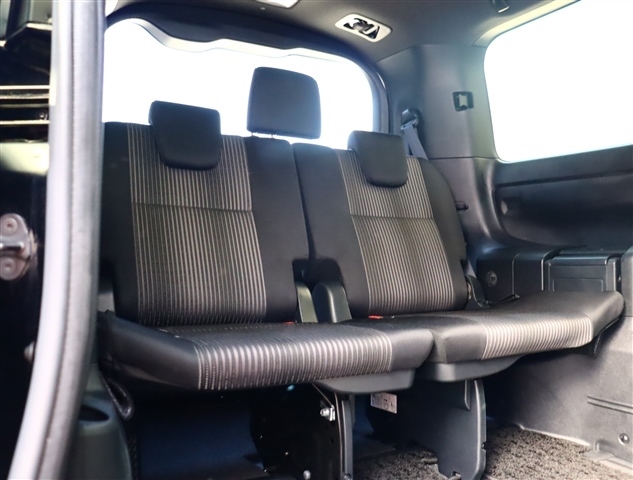 トヨタ ヴォクシー １．８ ハイブリッド ＺＳ 煌ＩＩ R2年 (関東) 99