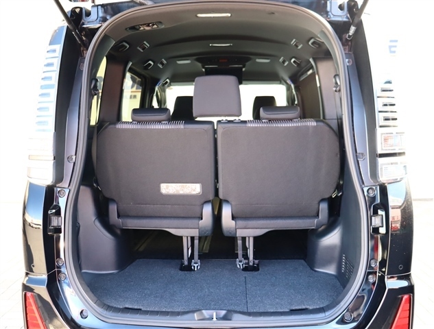 トヨタ ヴォクシー １．８ ハイブリッド ＺＳ 煌ＩＩ R2年 (関東) 99