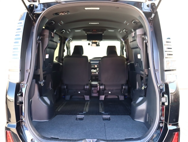 トヨタ ヴォクシー １．８ ハイブリッド ＺＳ 煌ＩＩ R2年 (関東) 99