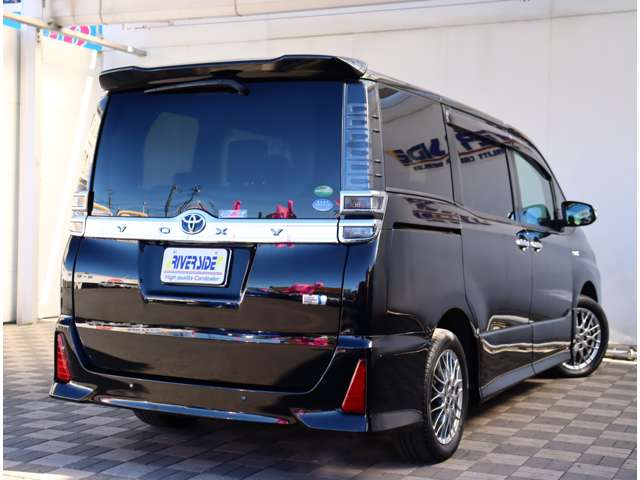 トヨタ ヴォクシー １．８ ハイブリッド ＺＳ 煌ＩＩ R2年 (関東) 99