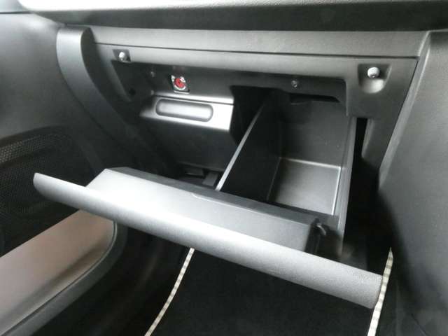 シトロエン Ｃ３ セントジェームス R1年 (関東) 99